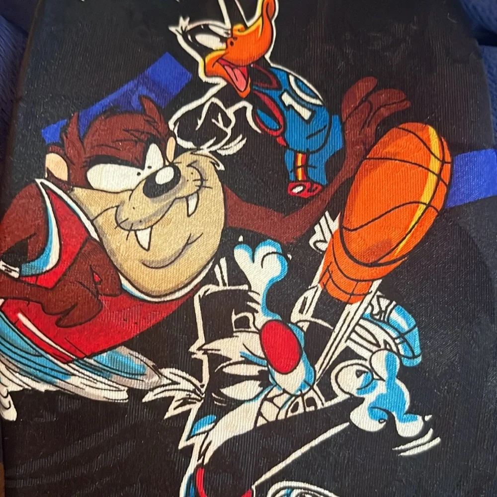 Vintage 1993 Looney Tunes Tie with basketball theme- Excellent condition!